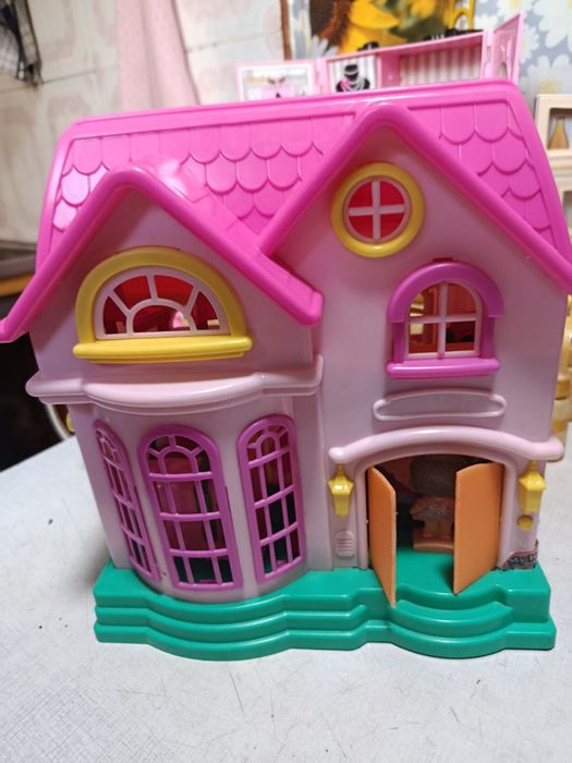 Продаеться Все для девочки