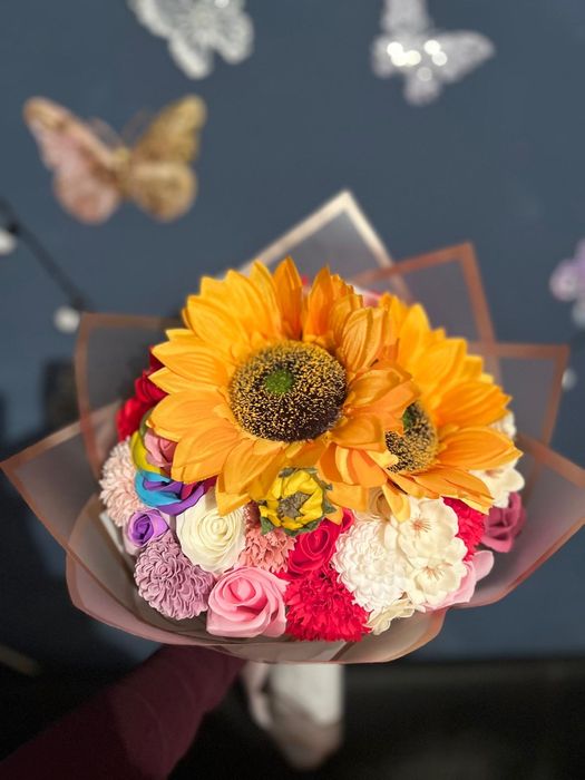 Idei de cadou buchet trandafiri cu mesaj personalizat