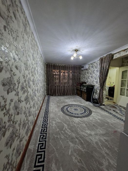 4 qavatlik etajni 1 etajidan 2xonalik uy