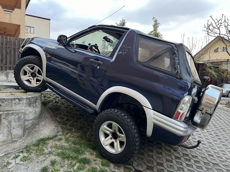 Vând Suzuki Grand Vitara Cabrio Camy 2.0 benzină