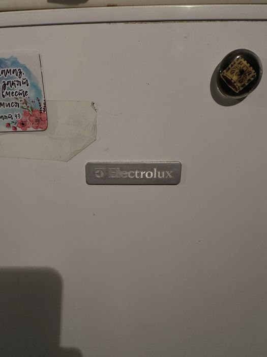 Холодильник electrolux на запчасти. НЕРАБОЧИЙ