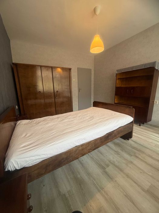 Продава многостаен апартамент в гр.Трън - от собственик