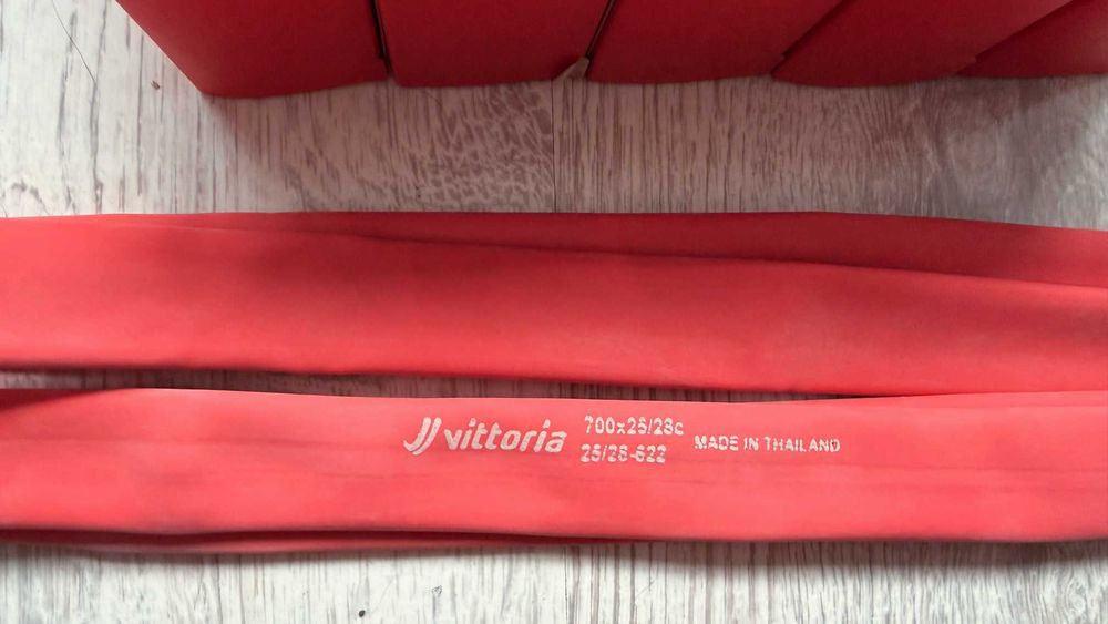 Cameră Vittoria ROAD Latex 700 x 25/28C, valvă Presta 48mm