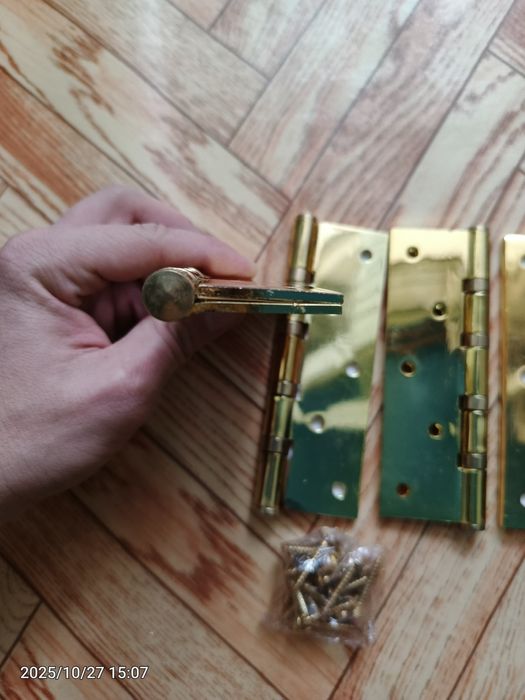 Продаются навесы дверные