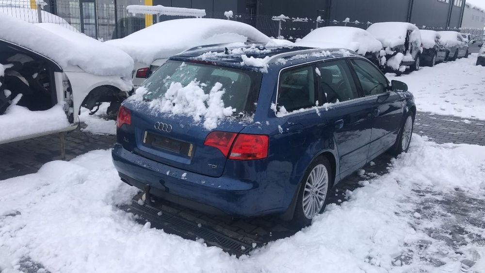 Dezmembram Audi A4  2.0 D an fabr 2007