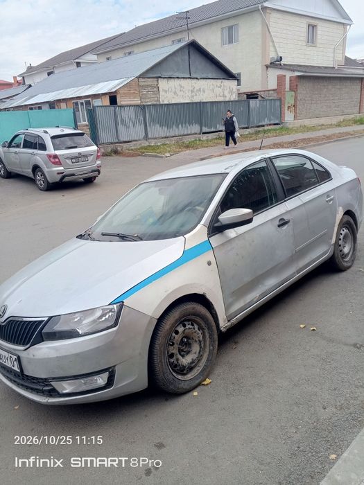 Продам машину Шкода рапид