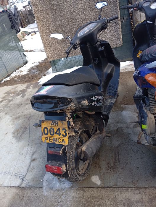 Se vinde Scuter Aprilia SR50