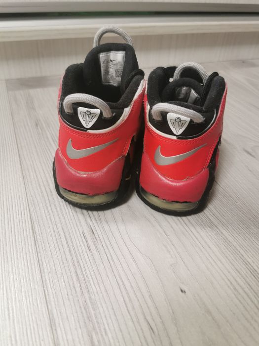 Adidasi Nike Uptempo mar.30