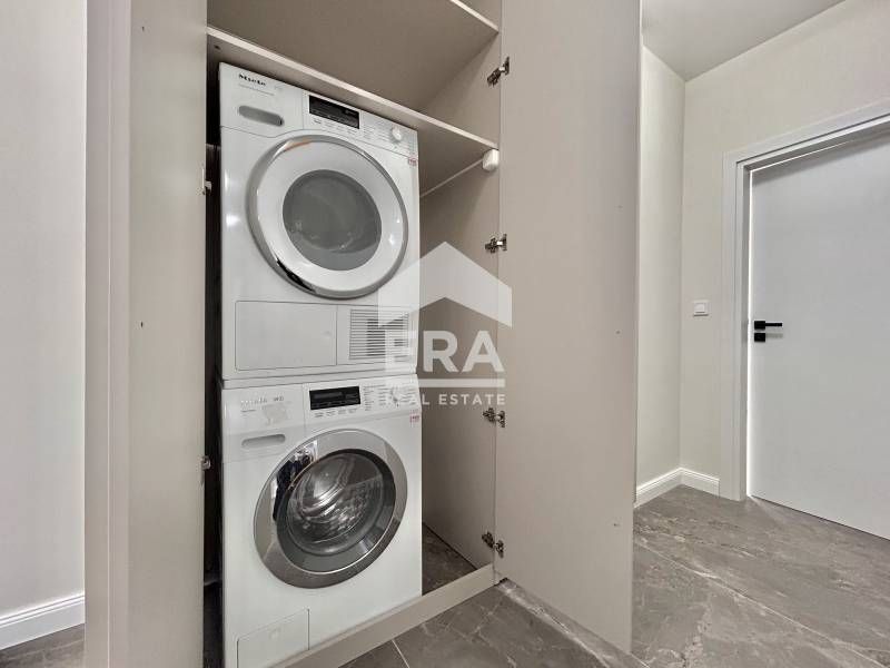 Дава се под наем Тристаен апартамент в София, Лозенец - 132 кв.м за 1950 € - Снимка #3