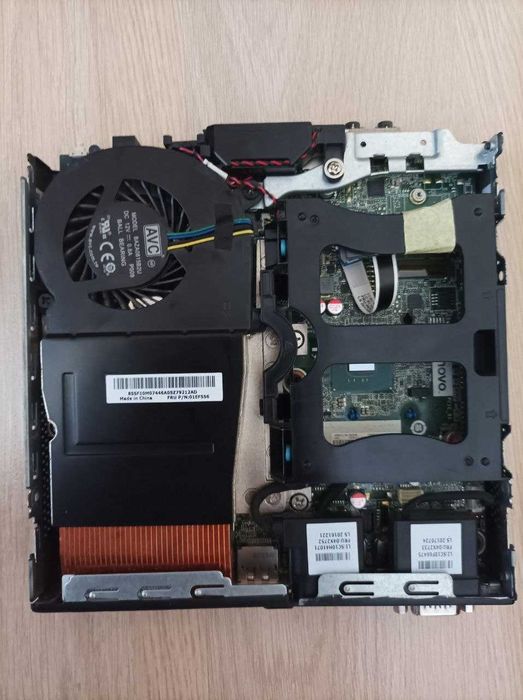 Lenovo ThinkCentre M910x Tiny - Intel Core i5-7500, No RAM, No SSD