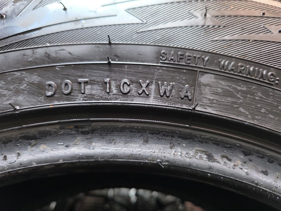 225/60R16 зимни гуми Toyo Observe GS16