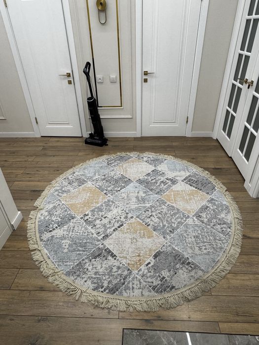 Продам ковер круглый