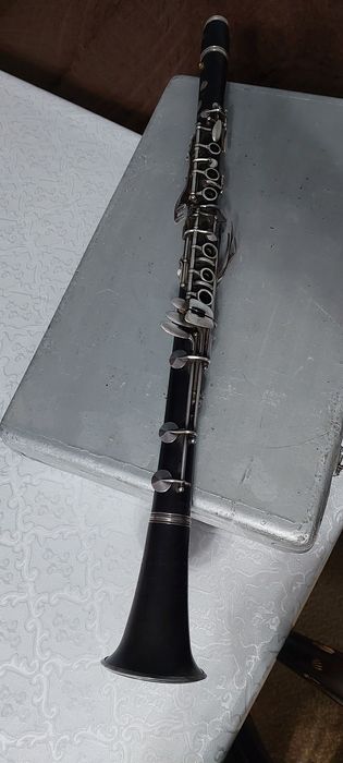 Продаю  кларнет Аине и Беине