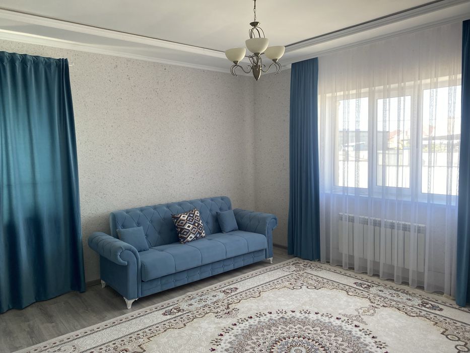 Дом мансардный большой