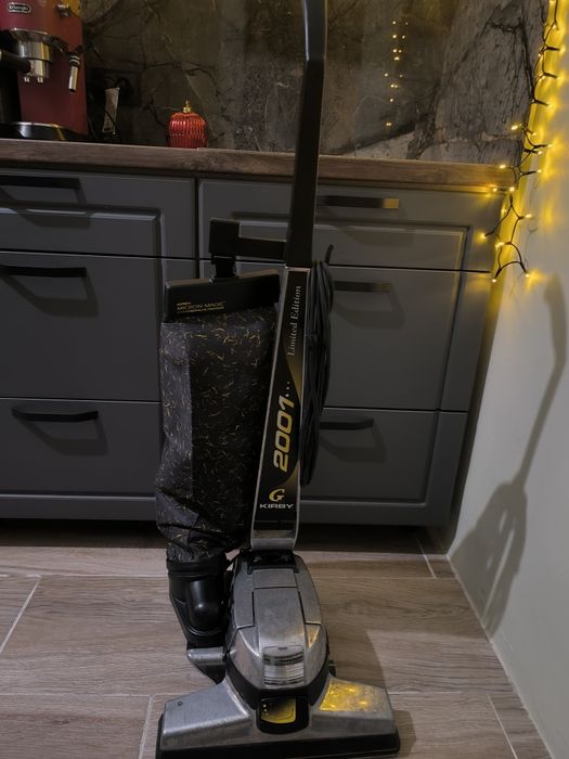 Прахосмукачка Кирби G2001