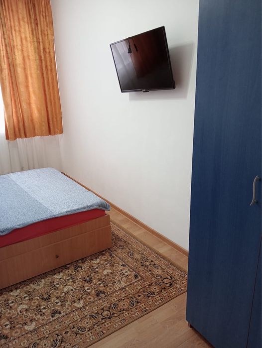 Inchiriez ap 2 camere centru