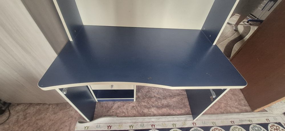 Парта для учебы с тумбой