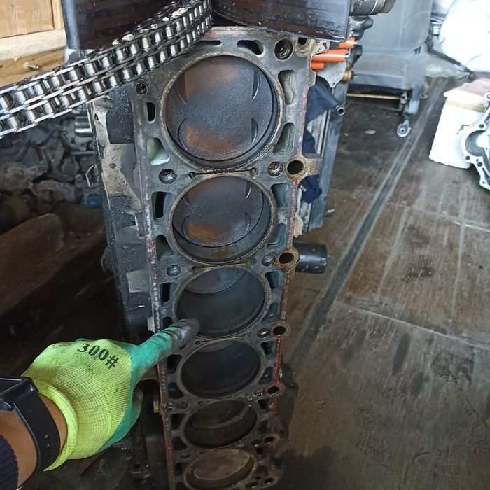 ЗАРЯЖЕННЫЙ Блок М104 Мерс 124