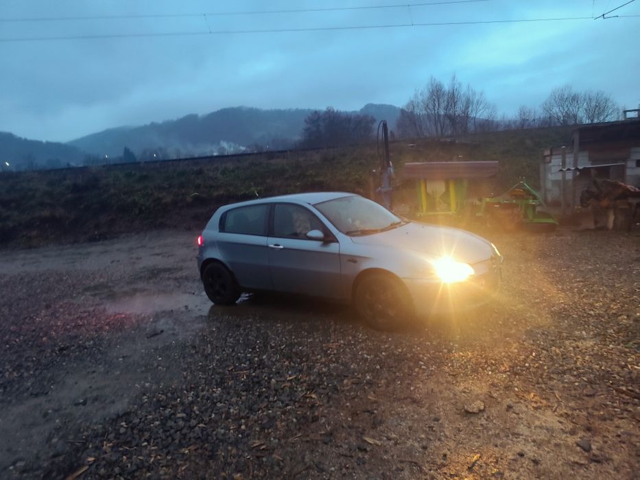 Vînd Alfa Romeo 1.9