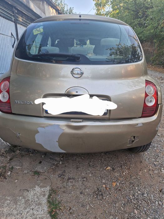 Нисан Микра автоматик, с газ, с шибидах и 2 чифта гуми с джанти.