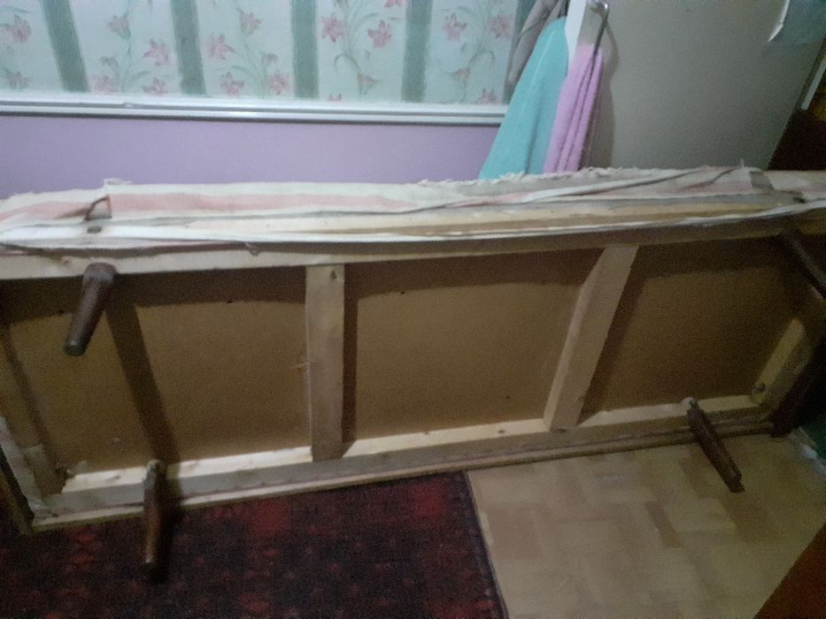 Диван кровать старый