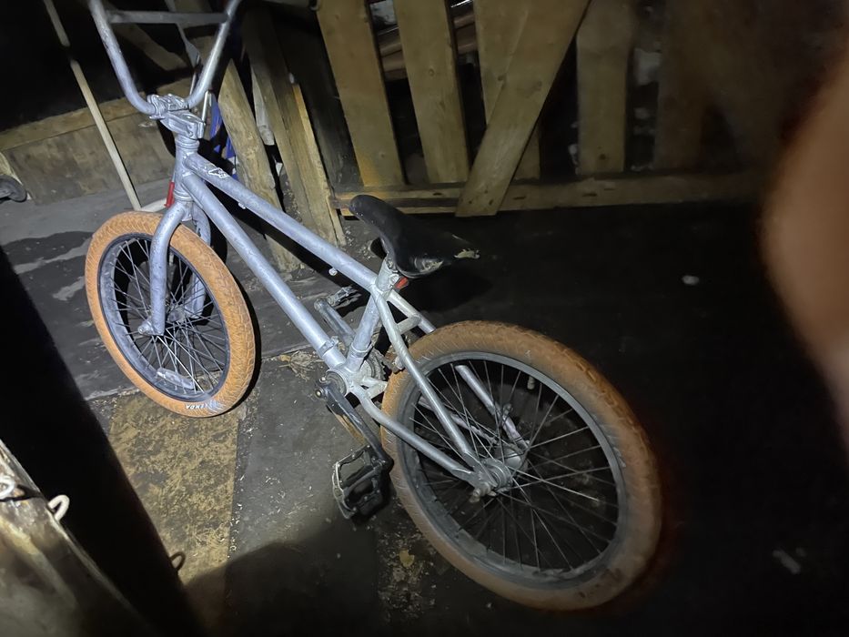 Серый беймикс аранжавые колёса