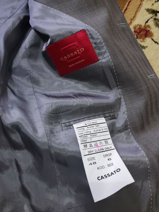 Продам костюм новый