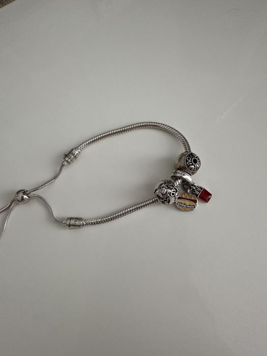 Pandora браслет с чармами