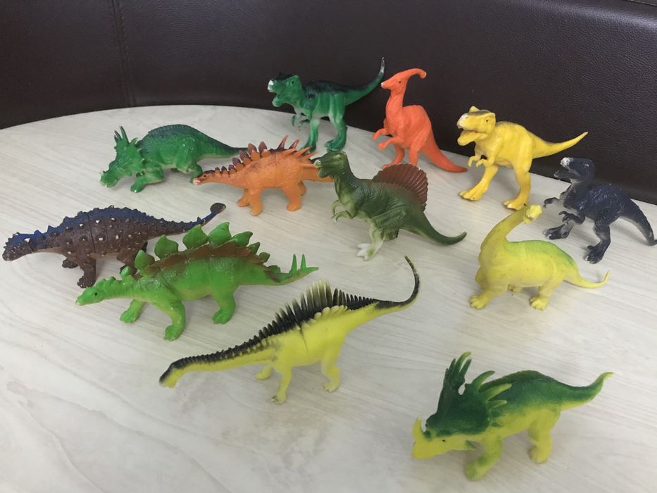 Динозавры игрушки