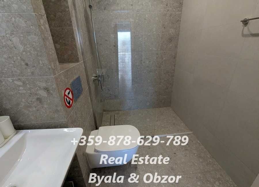 Обзаведен двустаен апартамент с морска гледка на първа линия