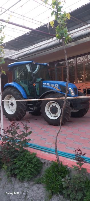 NEW HOLLAND TD5 110 sotiladi