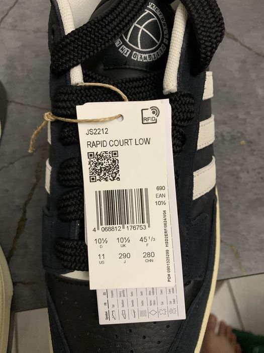 Adidas rapid court low