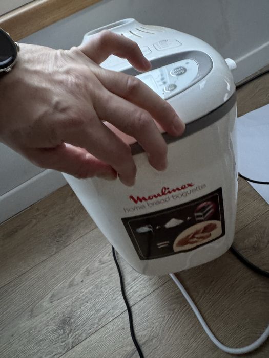 Aparat Moulinex 1600W – defect, NU pornește – pentru piese