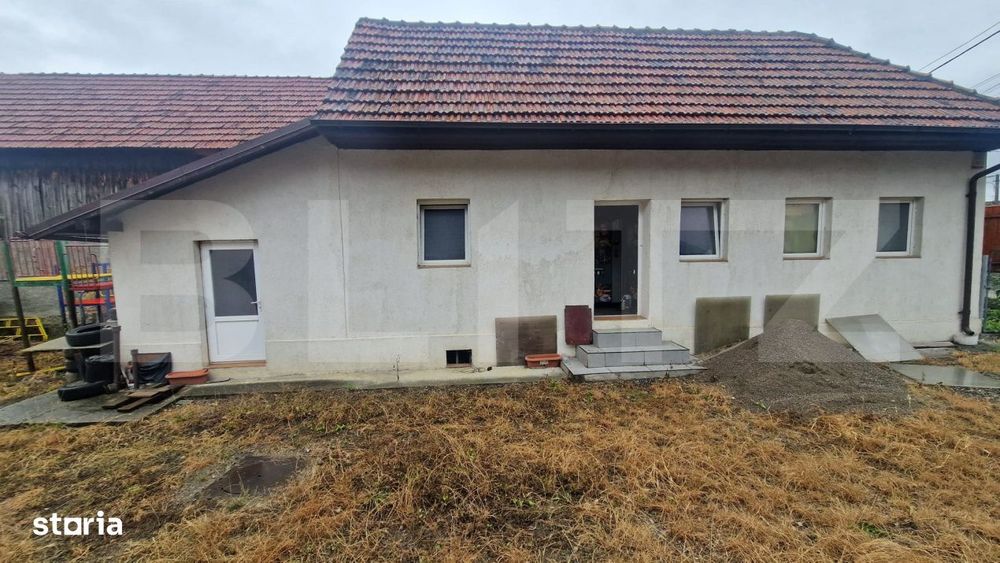 Casa cu teren 935 m , doua corpuri de case, Sacele -zona buna