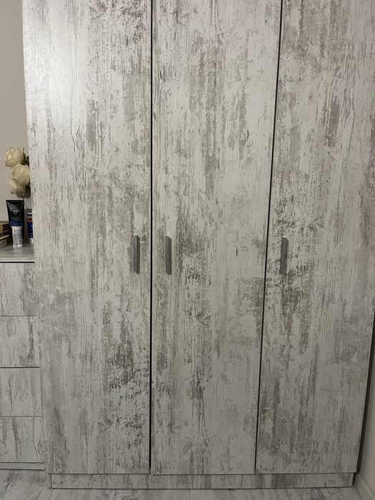 Гардероб, скрин и бюро