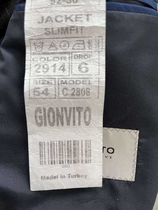 Продаю костюм тройку