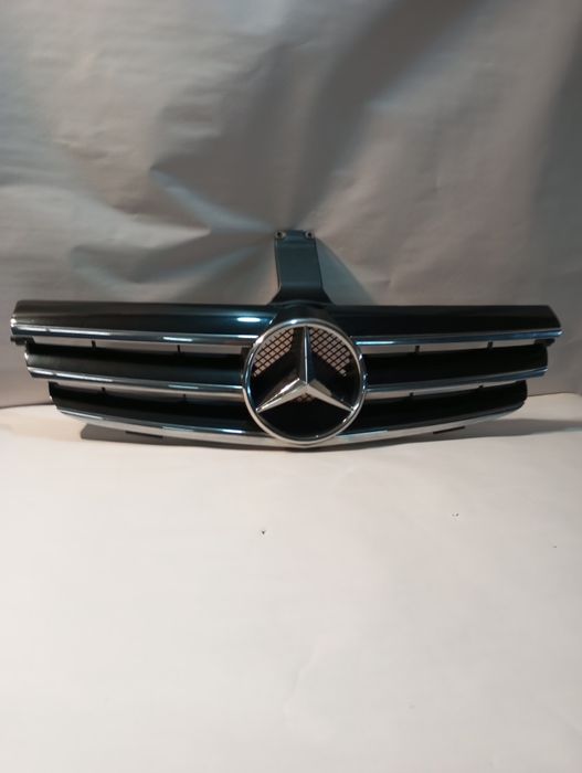 Оригинална фейслифт решетка за CLK W209
