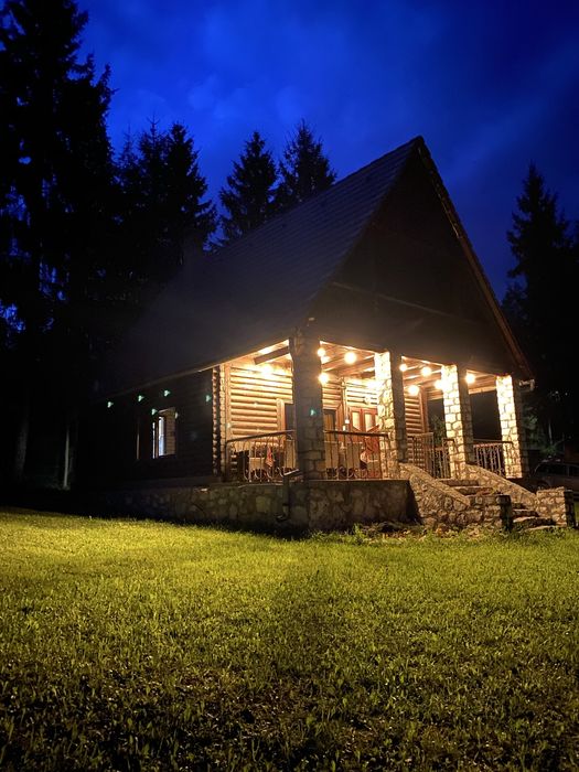 Cabana de inchiriat la Izvorul Muresului