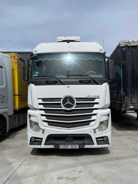 Mercedes Actros 1844