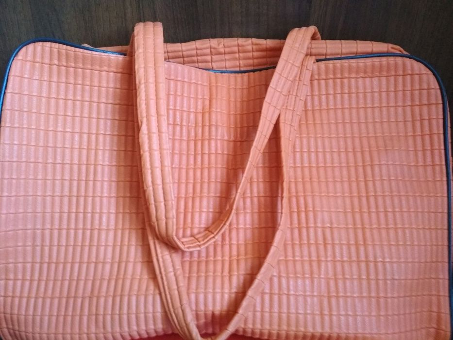 Сумка, кошелеклар сотилади