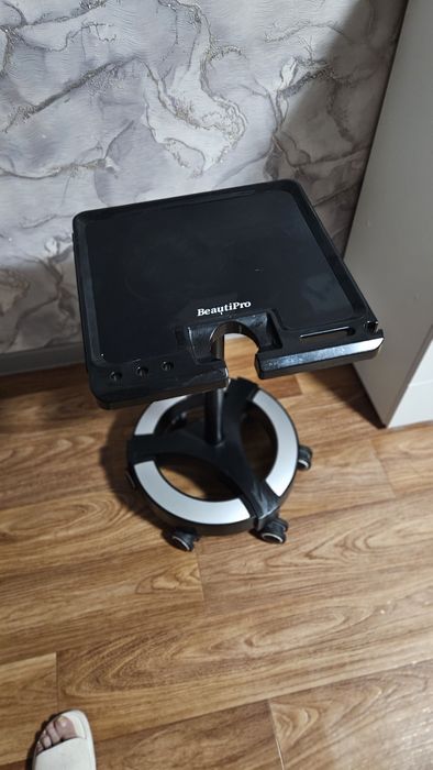 Парикмахерский помощник