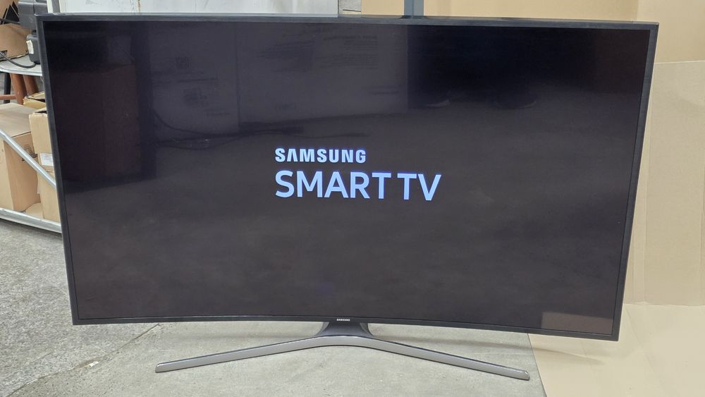 Smart TV curbat Samsung 4K 139cm 55"