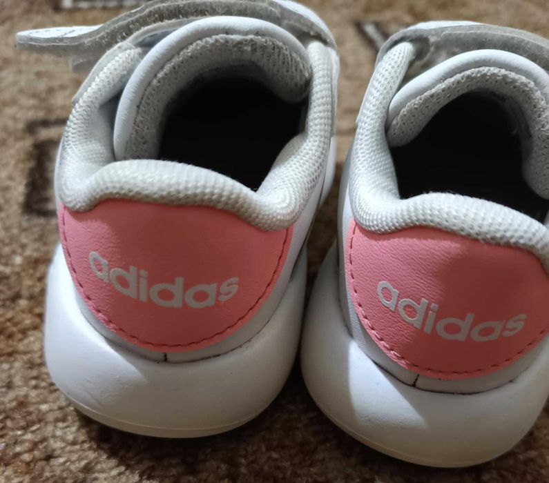 Adidas Superstar и Adidas Bubble Сomfy: оригинални маратонки!