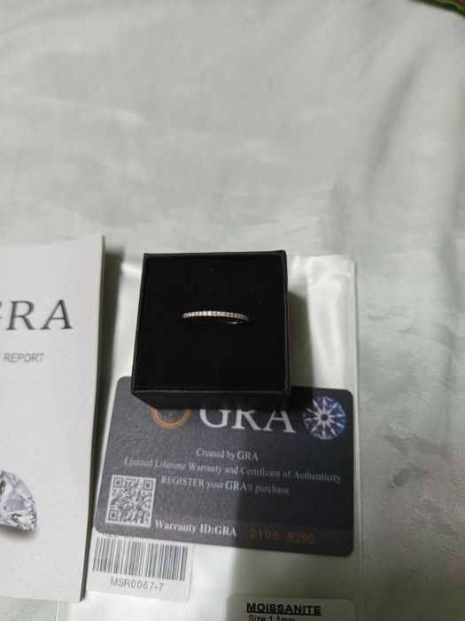 Кольца с муассонитами и голубыми опалами