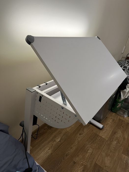 Регулируемо бюро