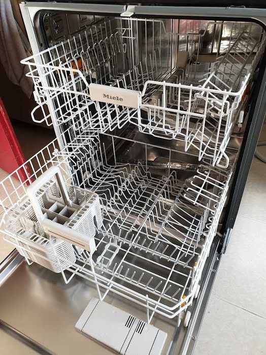 Miele - Auto Open - QuickPowerWash - Съдомиялна - Пълно Вграждане 60см