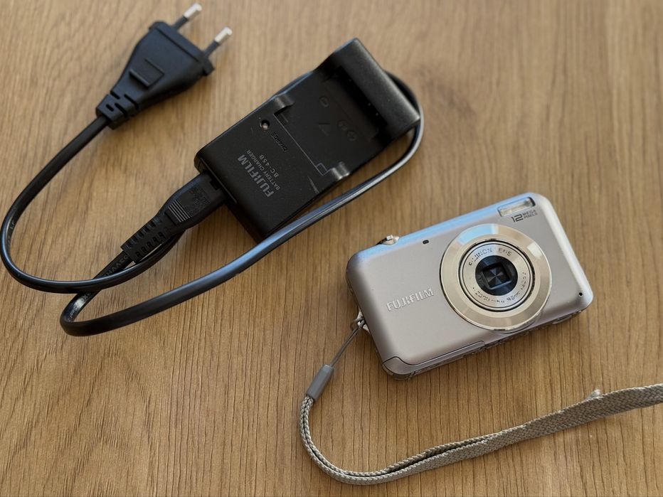 Фотоапарат Fujifilm FinePix JV100