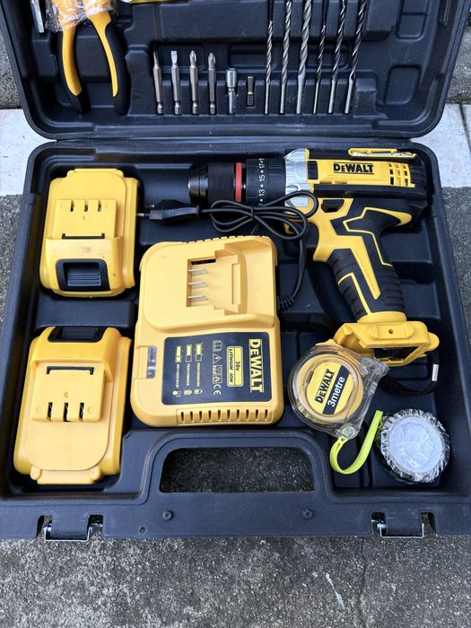 Акумулаторен винтоверт марка DEWALT , нов