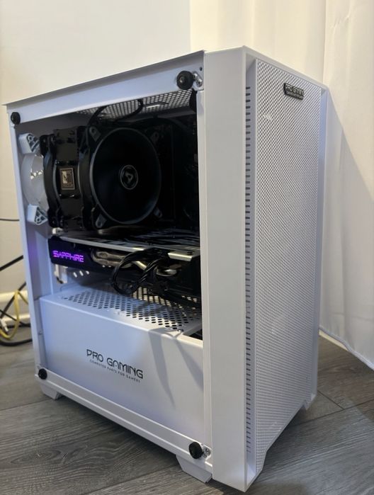 Vand pc gaming folosit 4 luni