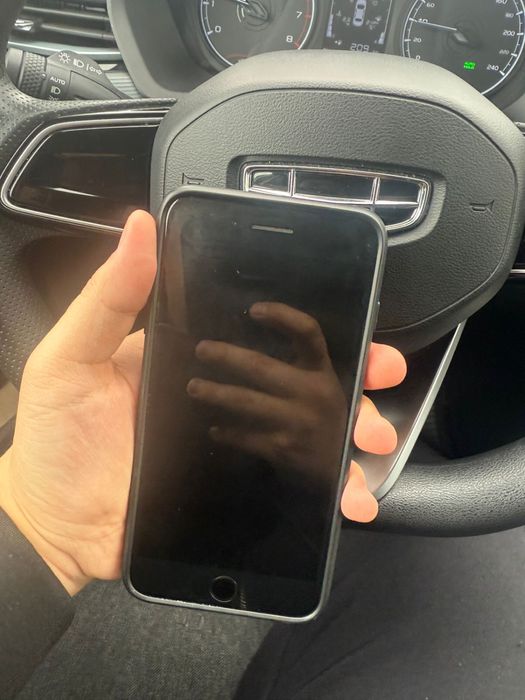 Продается айфон в отличном состояние